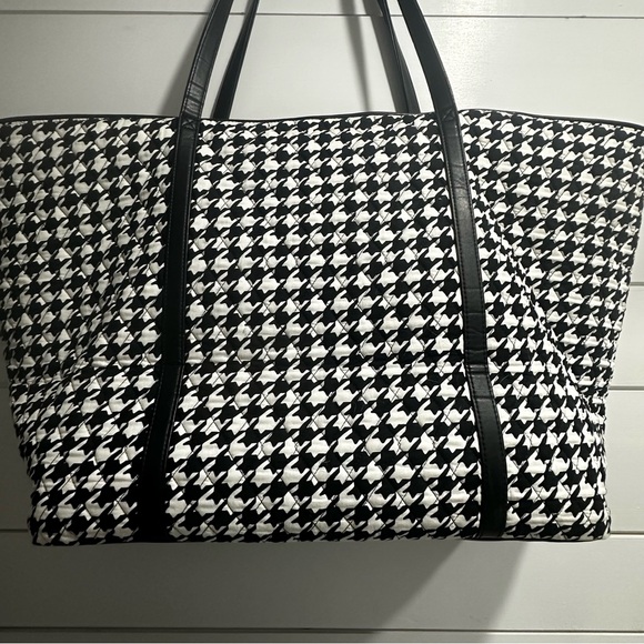 Vera Bradley Black White XL Weekender Travel Bag 25x15x8 - Picture 9 of 16